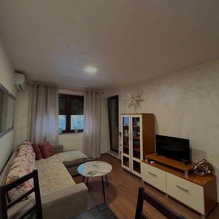 Apartman Basic Doboj Bagian luar foto