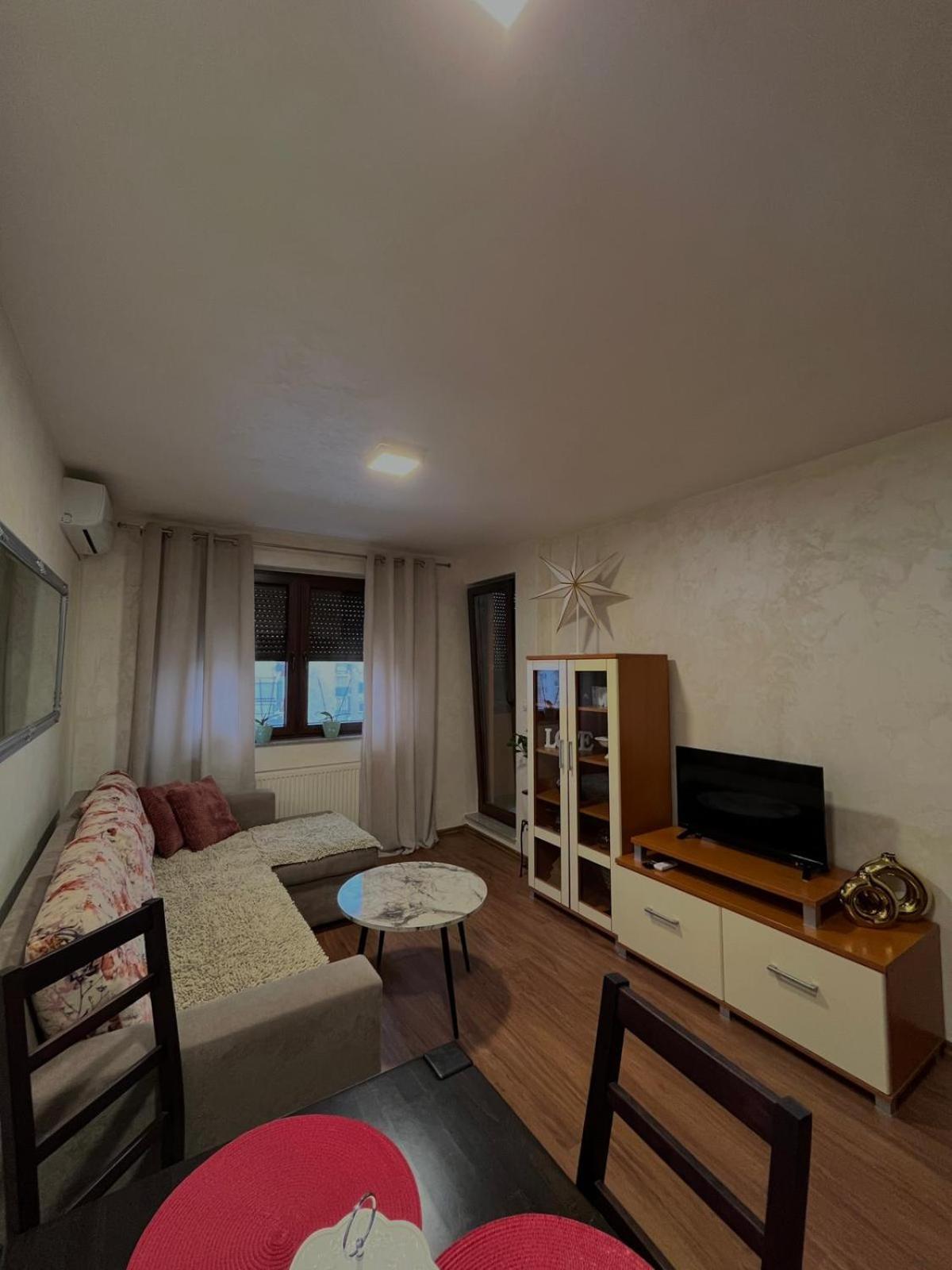 Apartman Basic Doboj Bagian luar foto